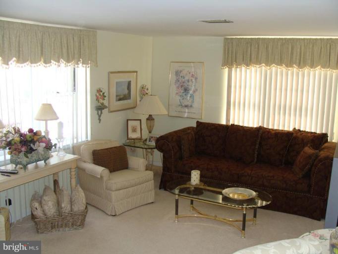 6125 Haddon Hall Road Baltimore, MD 21212 - Photo 10 of 22 Family Room
