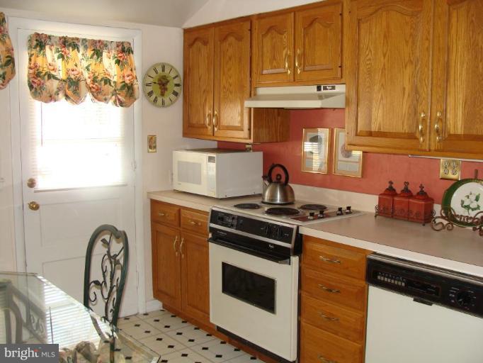 6125 Haddon Hall Road Baltimore, MD 21212 - Photo 12 of 22 Kitchen