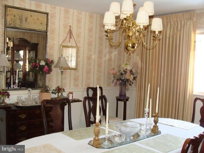 6125 Haddon Hall Road Baltimore, MD 21212 - Photo 4 of 22 Dining Room #2