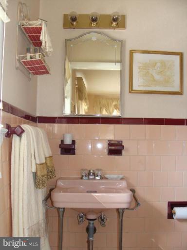 6125 Haddon Hall Road Baltimore, MD 21212 - Photo 8 of 22 Bath #2