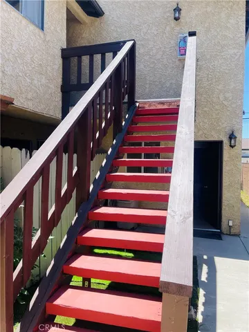 $1,800 | 17082 Chatsworth Street, Unit D, Granada Hills, CA 91344