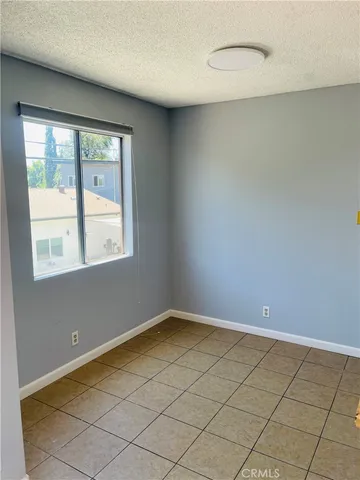 $1,800 | 17082 Chatsworth Street, Unit D, Granada Hills, CA 91344