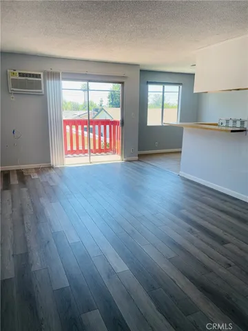 $1,800 | 17082 Chatsworth Street, Unit D, Granada Hills, CA 91344