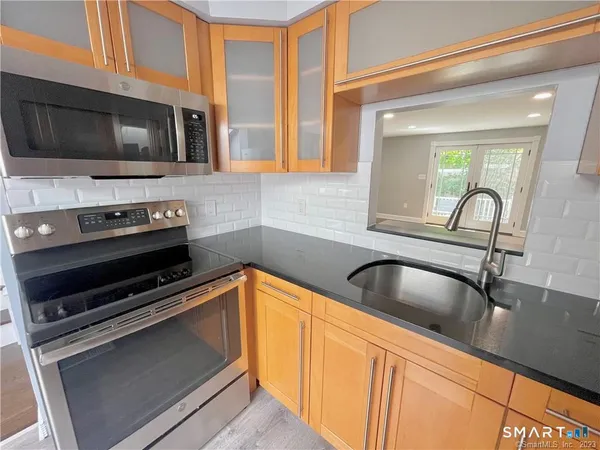 $3,450 | 35 Seaside Avenue, Unit 35, Stamford, CT 06902