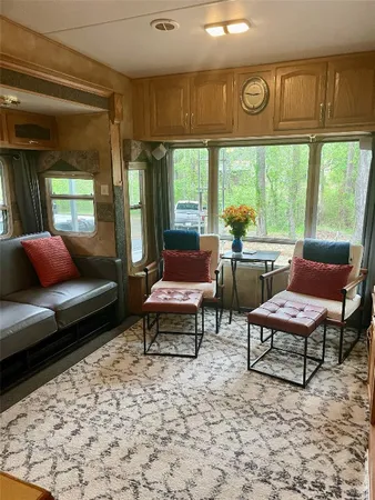 $895 | 5972 Highway 147, Zavalla, TX 75980