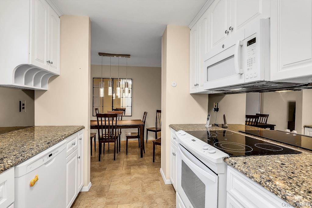 224 Springmeadow Drive, Unit F Holbrook, NY 11741 - Photo 13 of 16