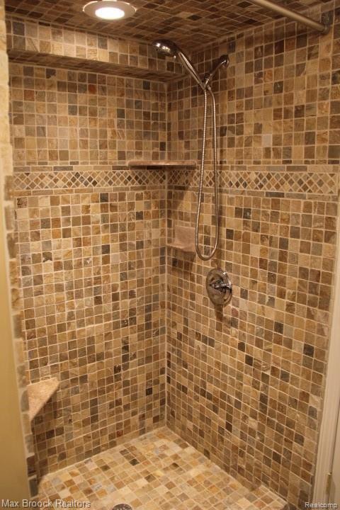 9105 Commerce Road Commerce Township, MI 48382 - Photo 45 of 60 IMG_3012.JPG