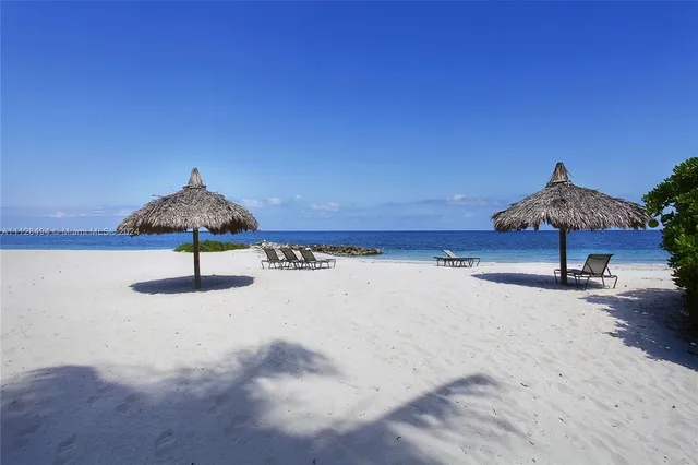 a view of a tennis court with view of a tennis court