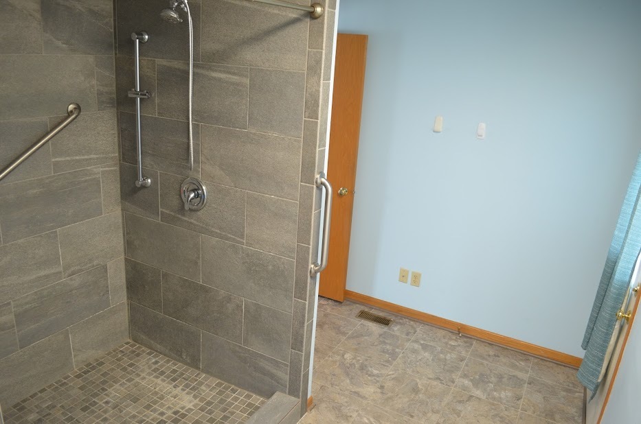 Undisclosed Address Somonauk, IL 60552 - Photo 12 of 25 a bathroom with a shower