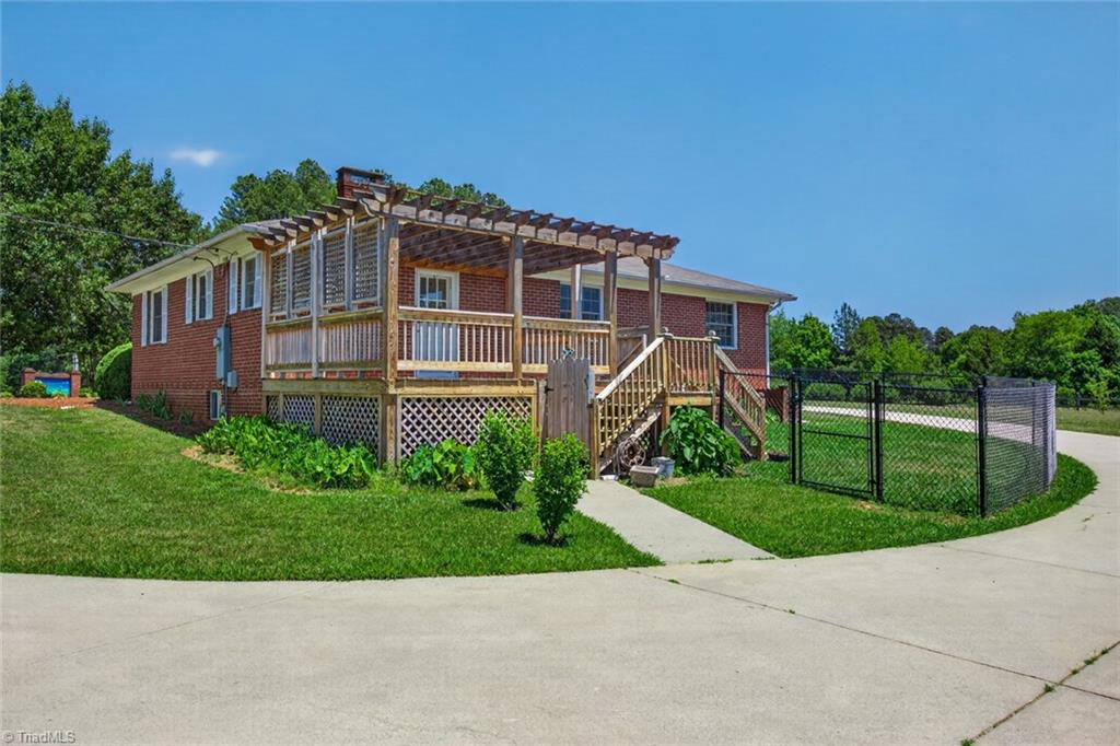 699 John Young Road Lexington, NC 27292 - Photo 4 of 49