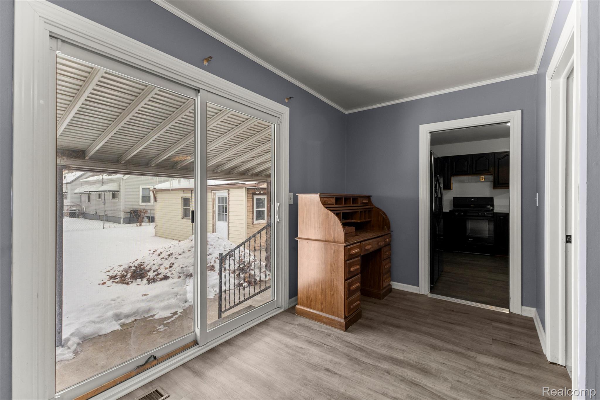 14716 Eureka Road Southgate, MI 48195 - Photo 17 of 42 20.jpg