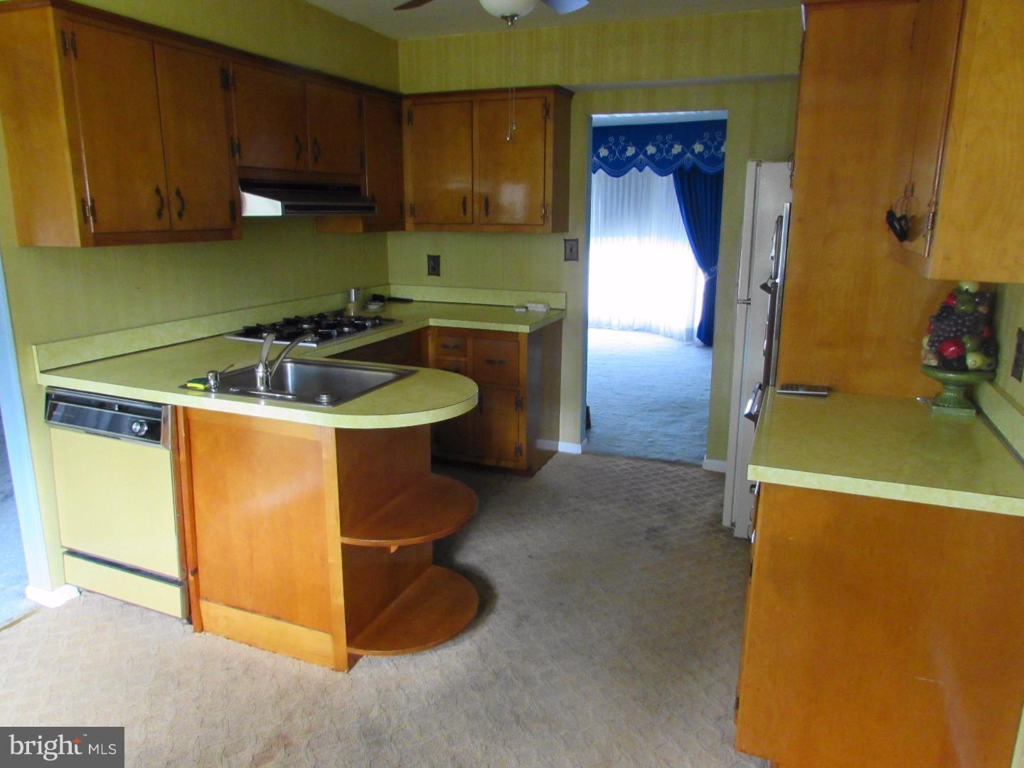 3810 Brookview Road Philadelphia, PA 19154 - Photo 8 of 19