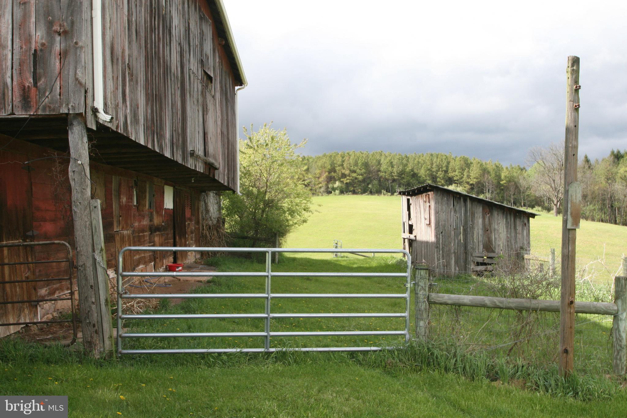 7241 Morgans Road Huntingdon, PA 16652 - Photo 14 of 70 Barn Yard