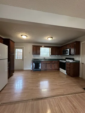 $995 | 825 Decoy Court, Oak Grove, KY 42262