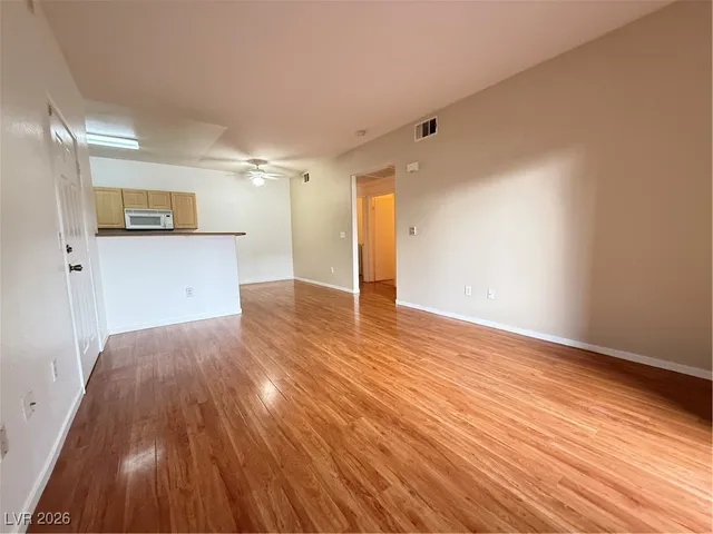 $1,190 | 8250 North Grand Canyon Drive, Unit 1182, Las Vegas, NV 89166