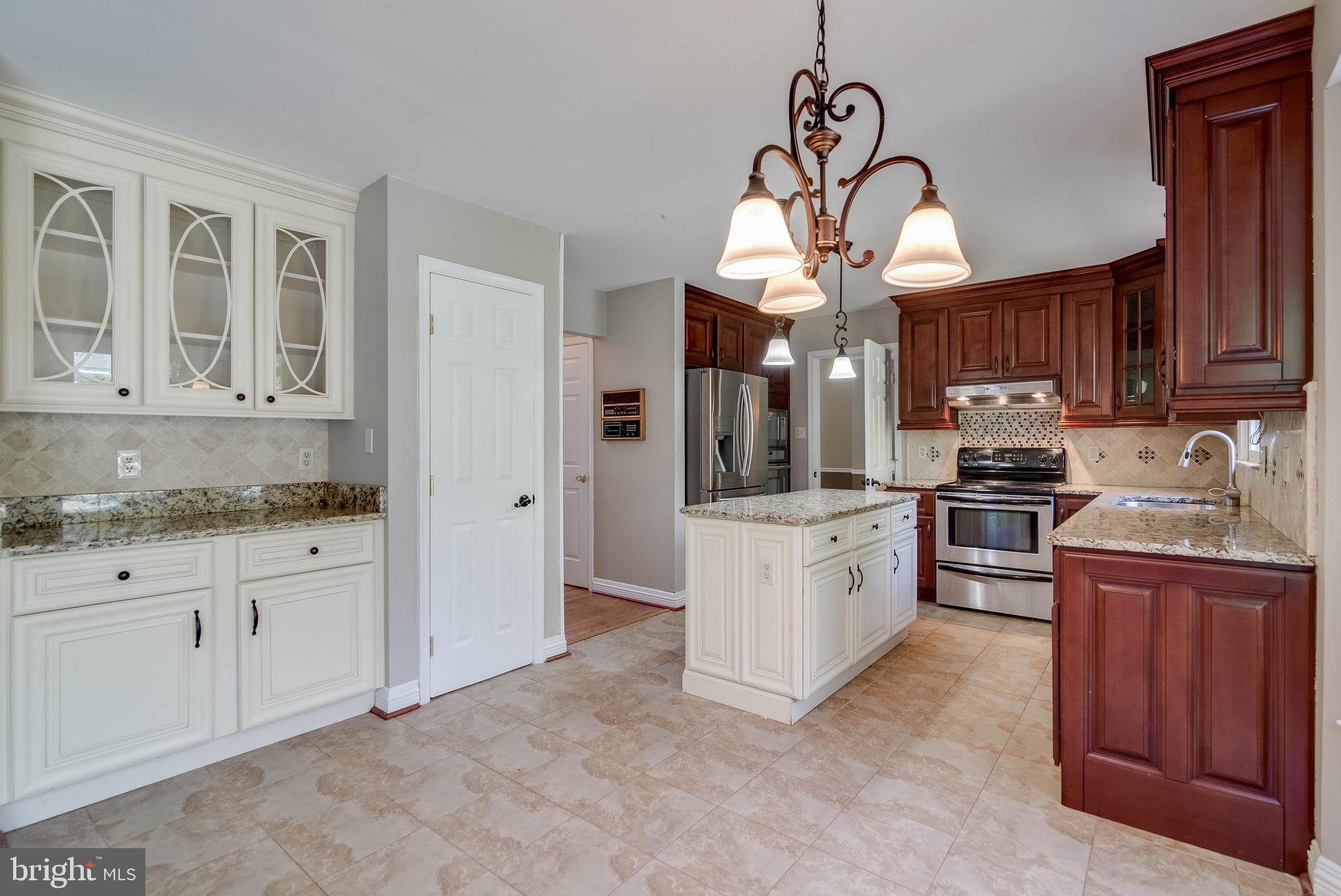 2 Appling Road Stafford, VA 22554 - Photo 14 of 40 Eat in Kitchen