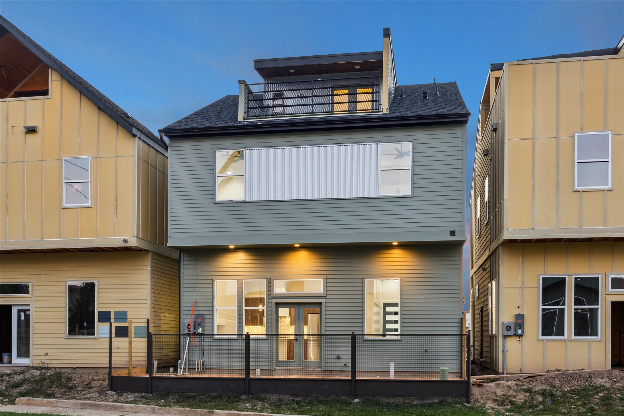 3902 Zina Way Houston, TX 77018 - Photo 38 of 48 a view of a building with many windows