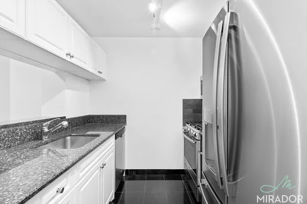 $9,500 | 60 West 23rd Street, Unit 701 | Flatiron