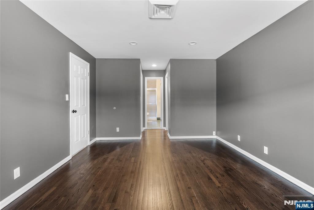 300 Gorge Road, Unit 2 Cliffside Park, NJ 07010 - Photo 27 of 43