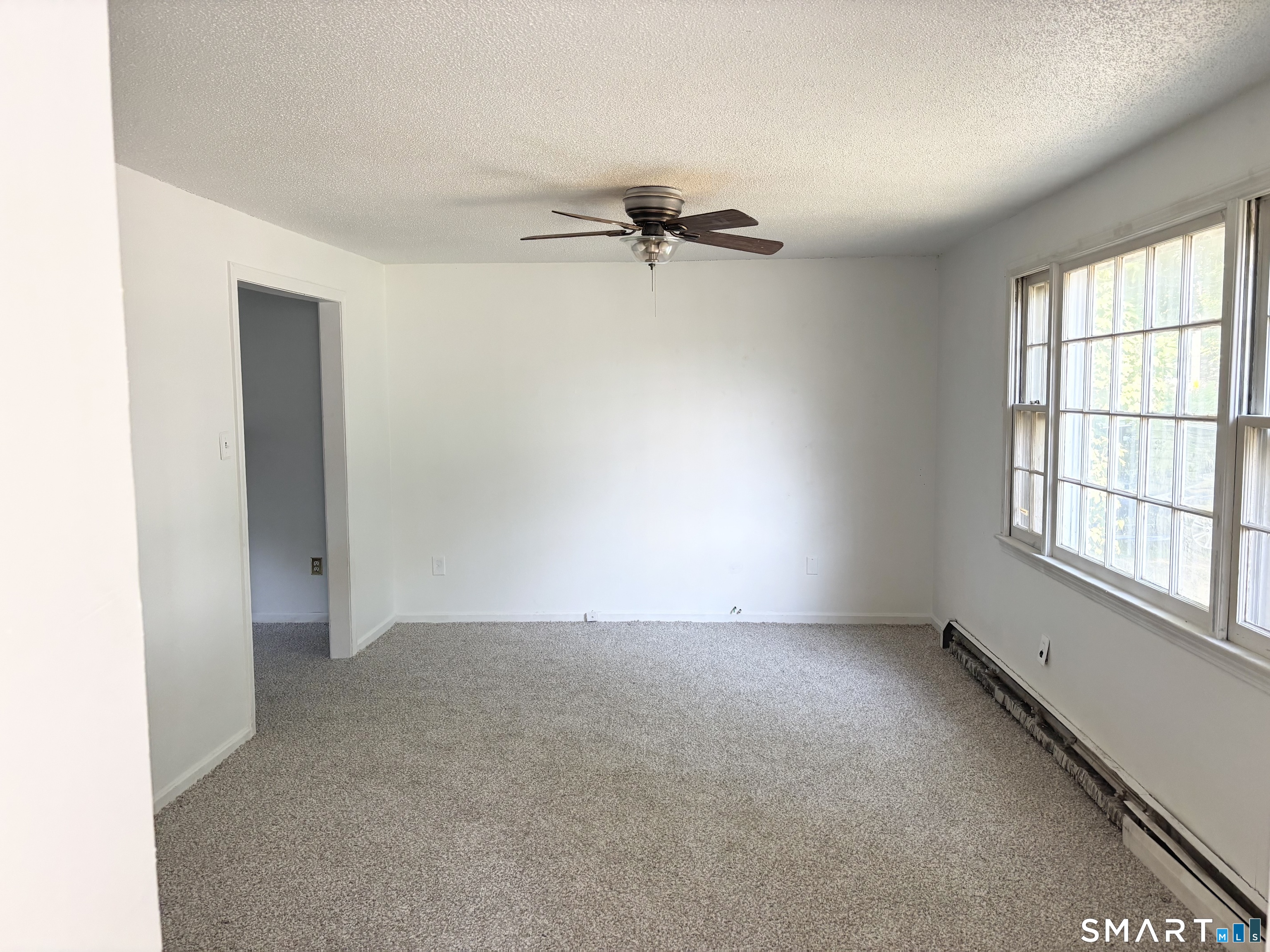 369 Bidwell Street Manchester, CT 06040 - Photo 6 of 13