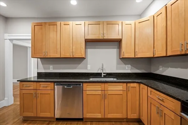 $539,900 | 7 Chadwick Street, Worcester, MA 01605