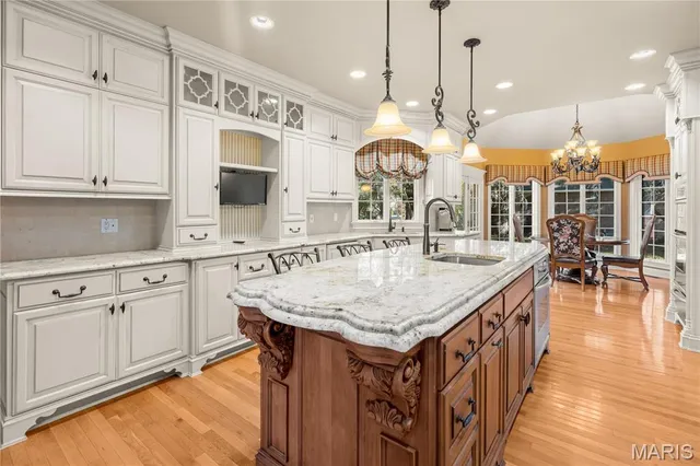 $599,900 | 328 Ann Drive, Charleston, MO 63834