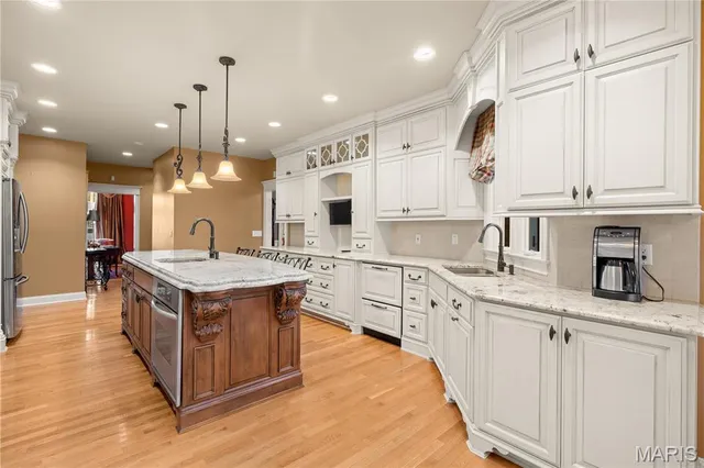 $599,900 | 328 Ann Drive, Charleston, MO 63834