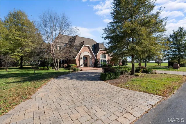 $599,900 | 328 Ann Drive, Charleston, MO 63834