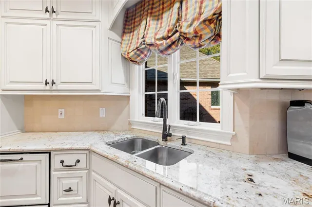 $599,900 | 328 Ann Drive, Charleston, MO 63834