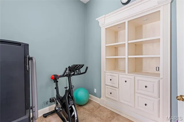 $599,900 | 328 Ann Drive, Charleston, MO 63834