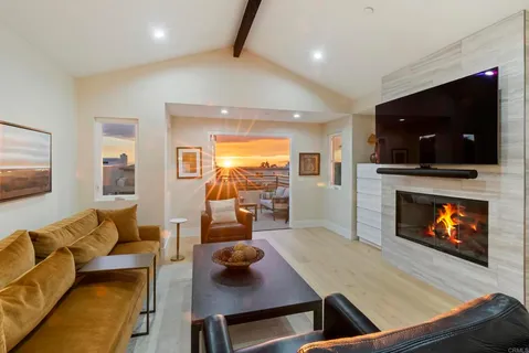 $2,990,000 | 2319 Cambridge Avenue, Cardiff-by-the-Sea, CA 92007