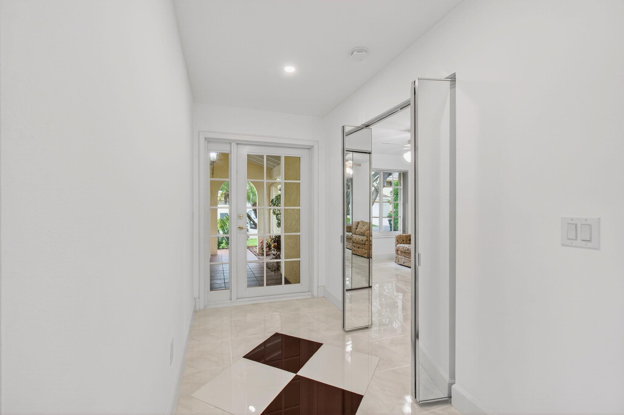 6105 Via Laguna Lane Boca Raton, FL 33433 - Photo 6 of 75 6105 VIA LAGUNA LN, 3/2/ CORNER VILLA