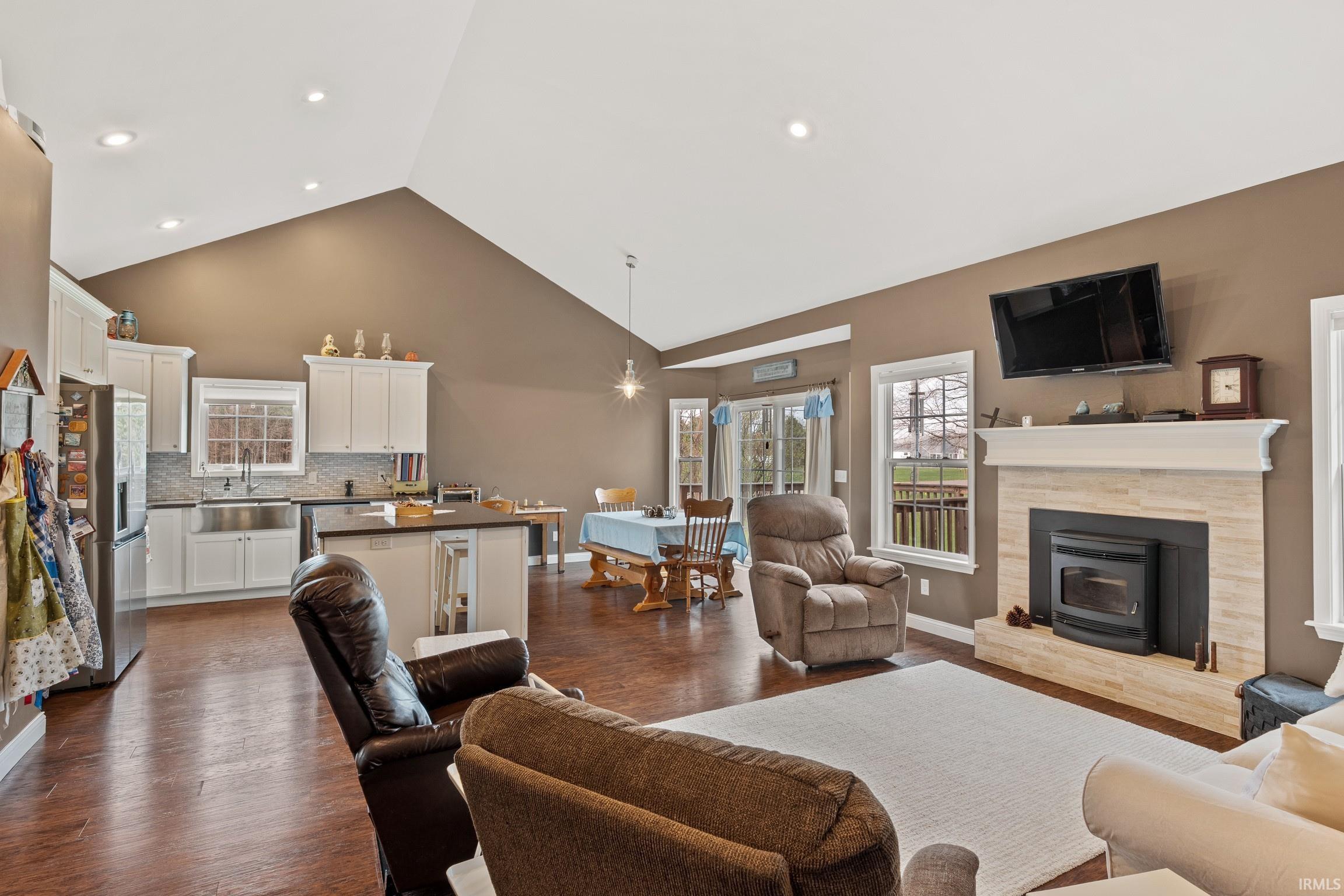 2206 South Old Ditch Road Warsaw, IN 46580 - Photo 13 of 34