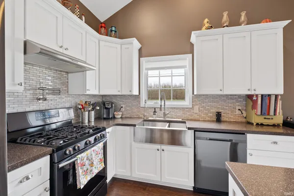 $430,000 | 2206 South Old Ditch Road, Warsaw, IN 46580