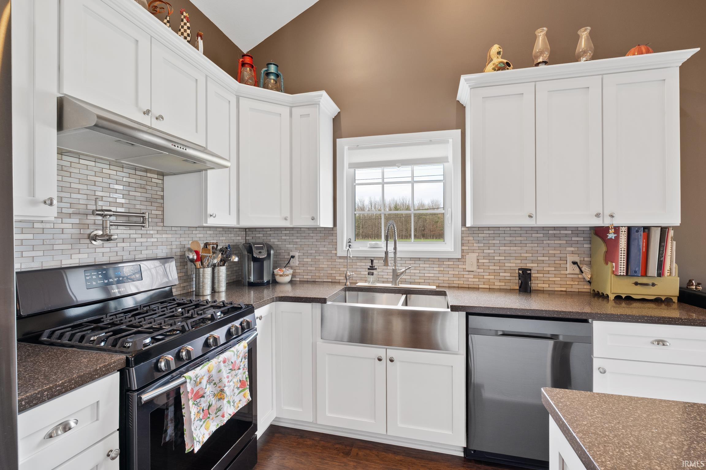 2206 South Old Ditch Road Warsaw, IN 46580 - Photo 17 of 34