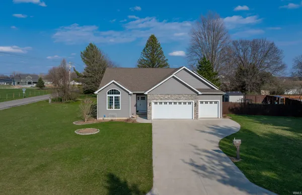 $430,000 | 2206 South Old Ditch Road, Warsaw, IN 46580