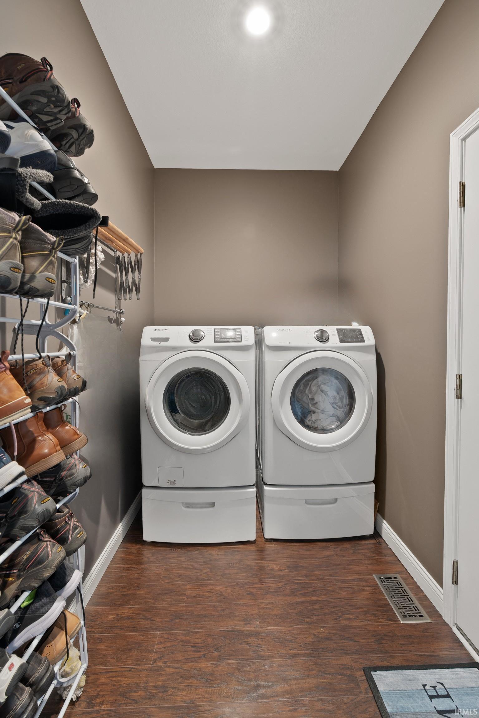 2206 South Old Ditch Road Warsaw, IN 46580 - Photo 28 of 34