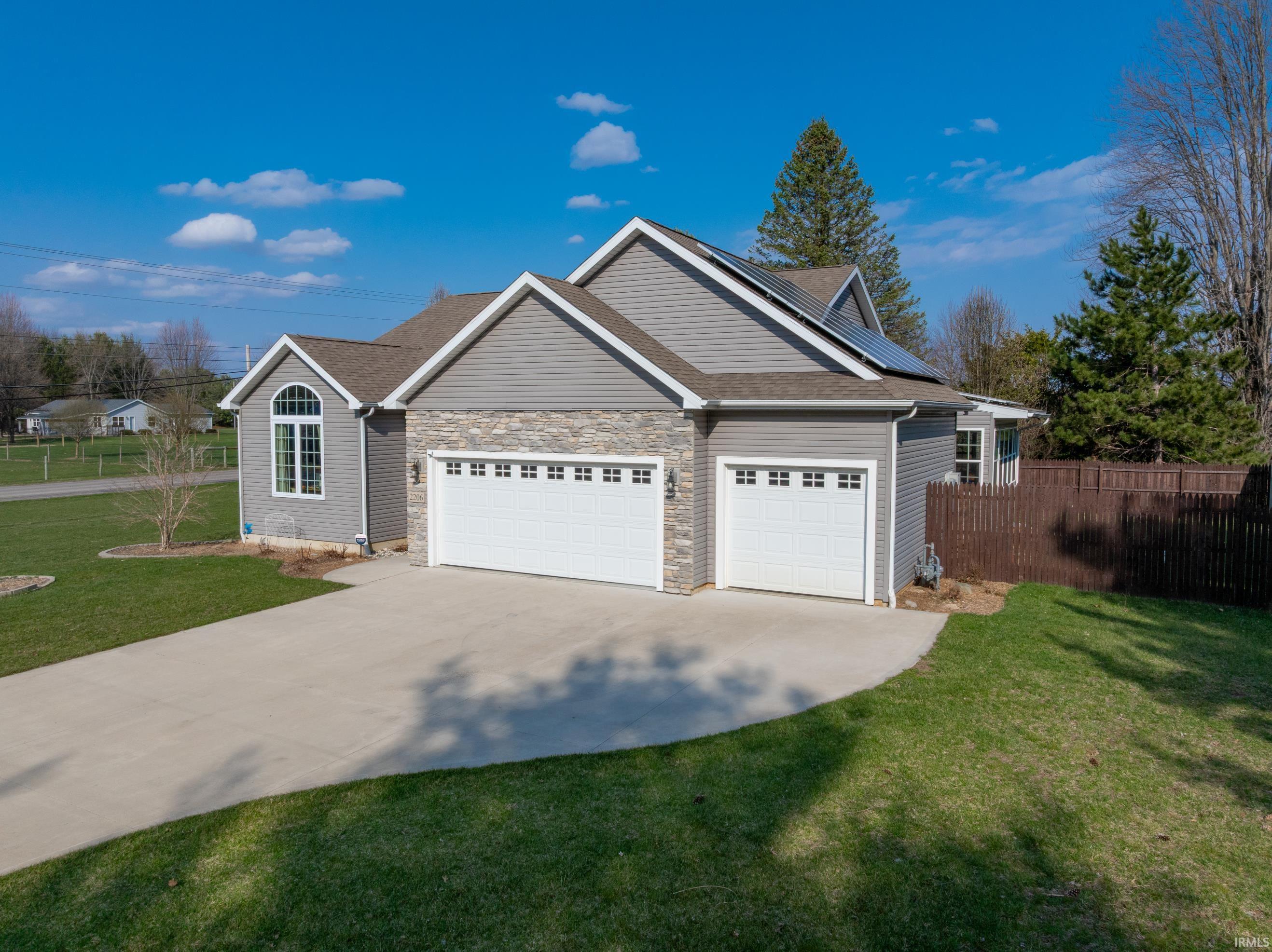 2206 South Old Ditch Road Warsaw, IN 46580 - Photo 3 of 34