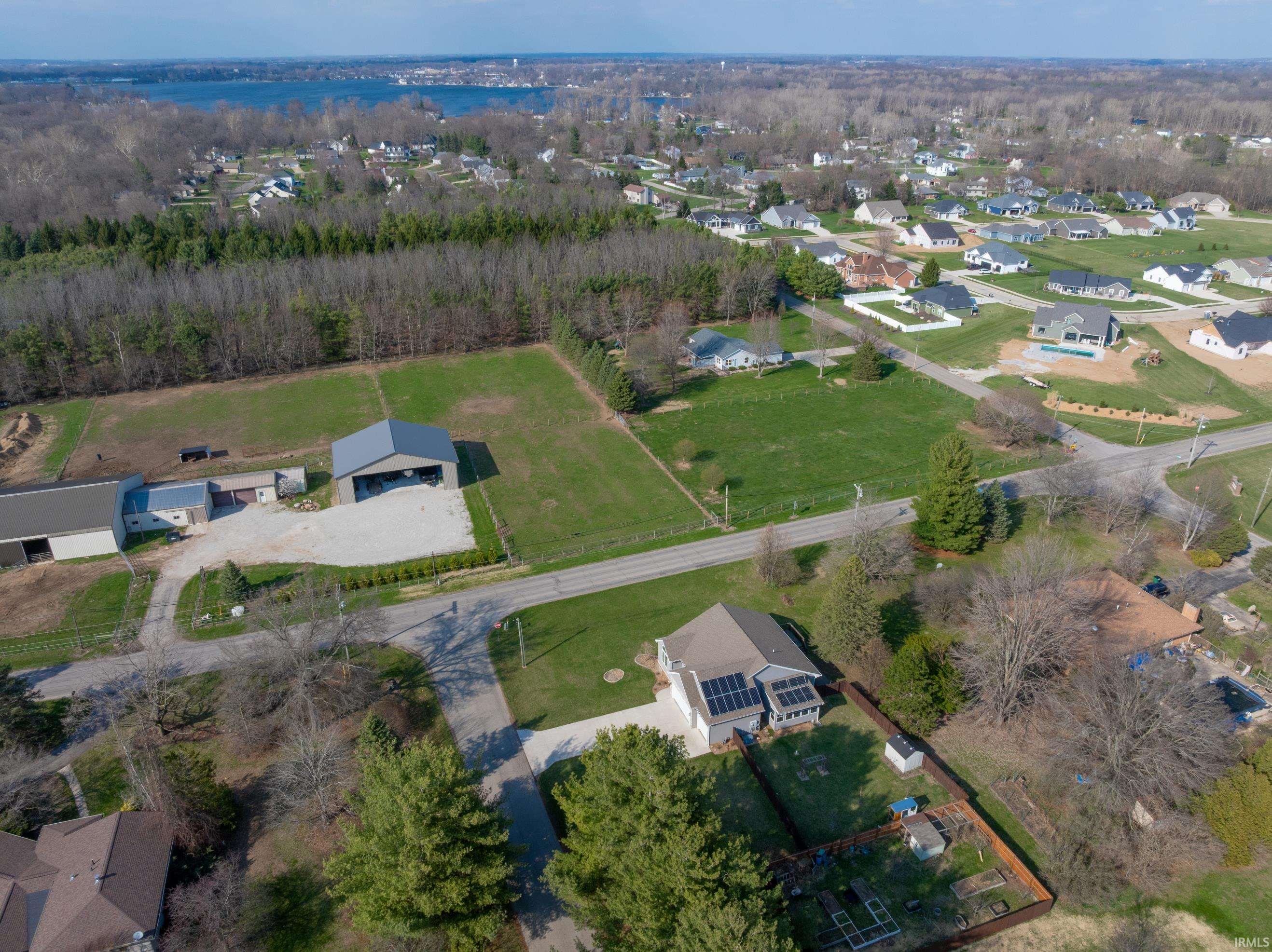 2206 South Old Ditch Road Warsaw, IN 46580 - Photo 9 of 34
