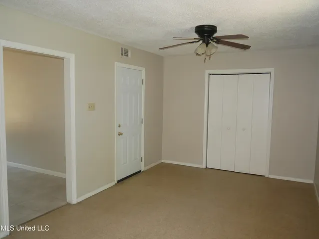 $1,195 | 6705 Camelot Road, Horn Lake, MS 38637