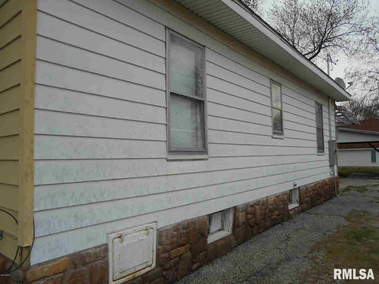 609 South Mill Street Flora, IL 62839 - Photo 4 of 23 Gallery Image 4
