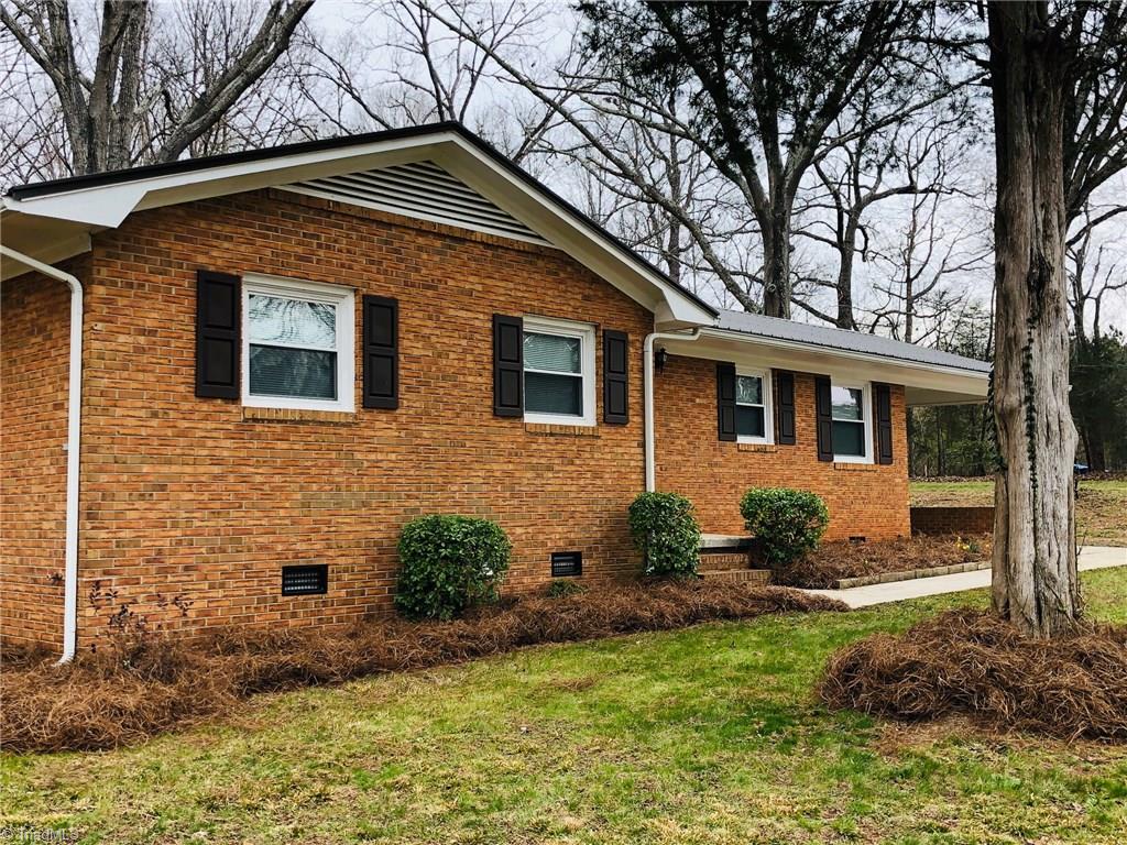 656 Burney Road Asheboro, NC 27205 - Photo 2 of 7 Gallery Image 2