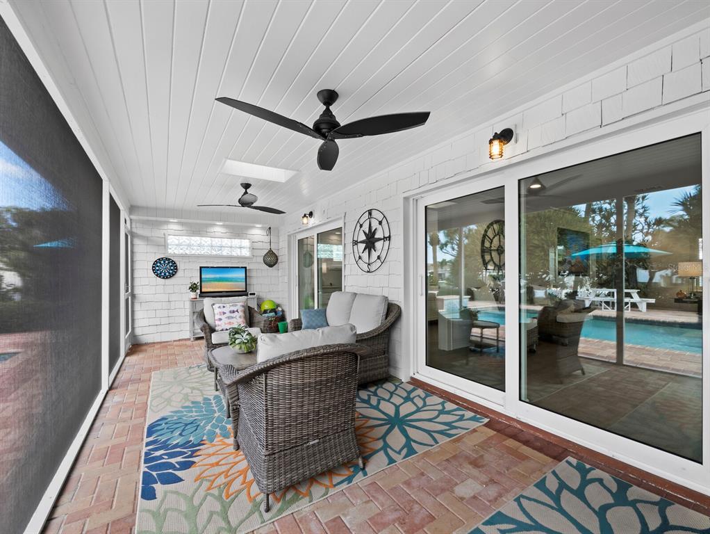 513 Outrigger Lane Longboat Key, FL 34228 - Photo 15 of 57