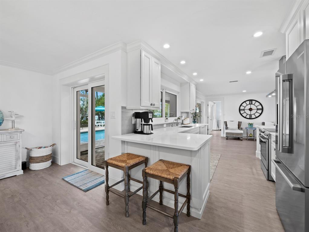 513 Outrigger Lane Longboat Key, FL 34228 - Photo 17 of 57