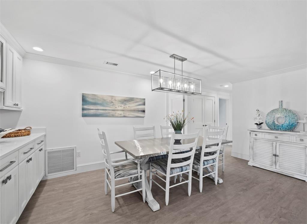 513 Outrigger Lane Longboat Key, FL 34228 - Photo 18 of 57