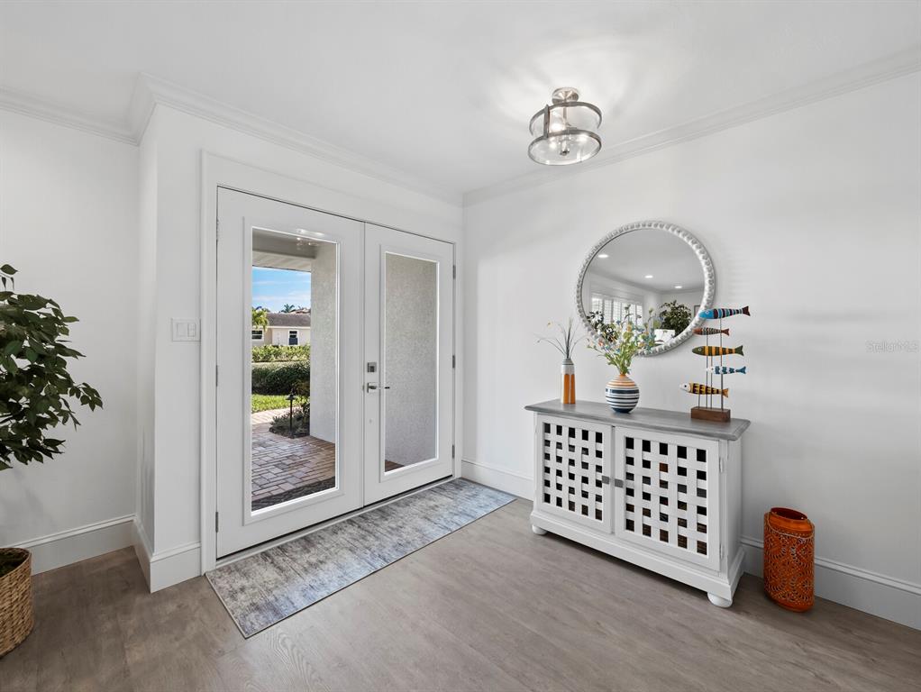 513 Outrigger Lane Longboat Key, FL 34228 - Photo 2 of 57