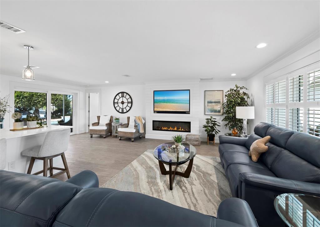 513 Outrigger Lane Longboat Key, FL 34228 - Photo 3 of 57