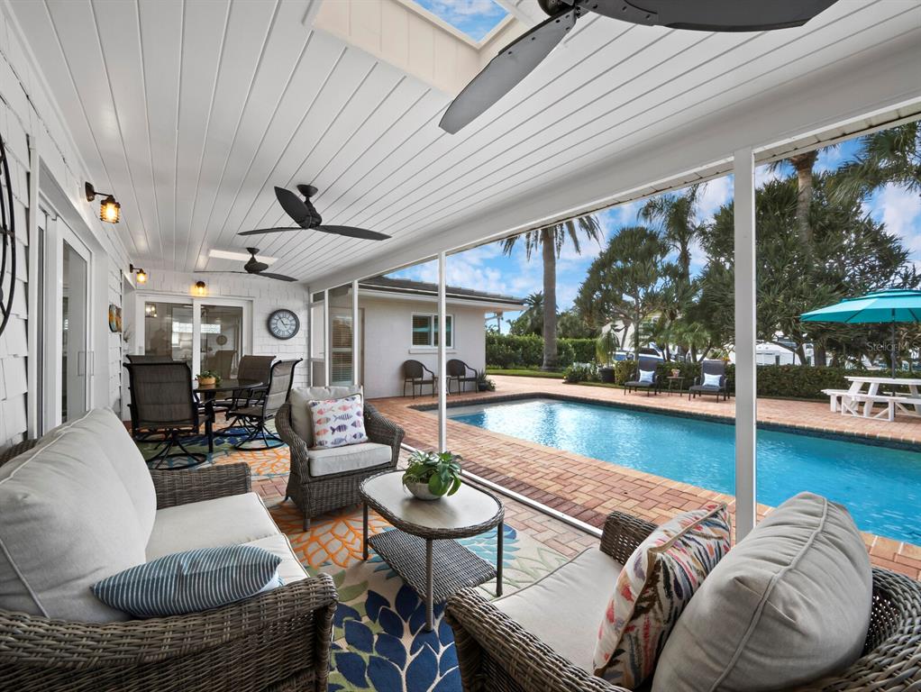 513 Outrigger Lane Longboat Key, FL 34228 - Photo 33 of 57