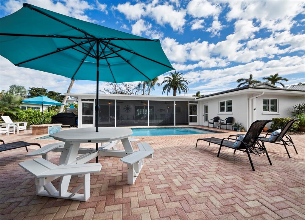 513 Outrigger Lane Longboat Key, FL 34228 - Photo 36 of 57