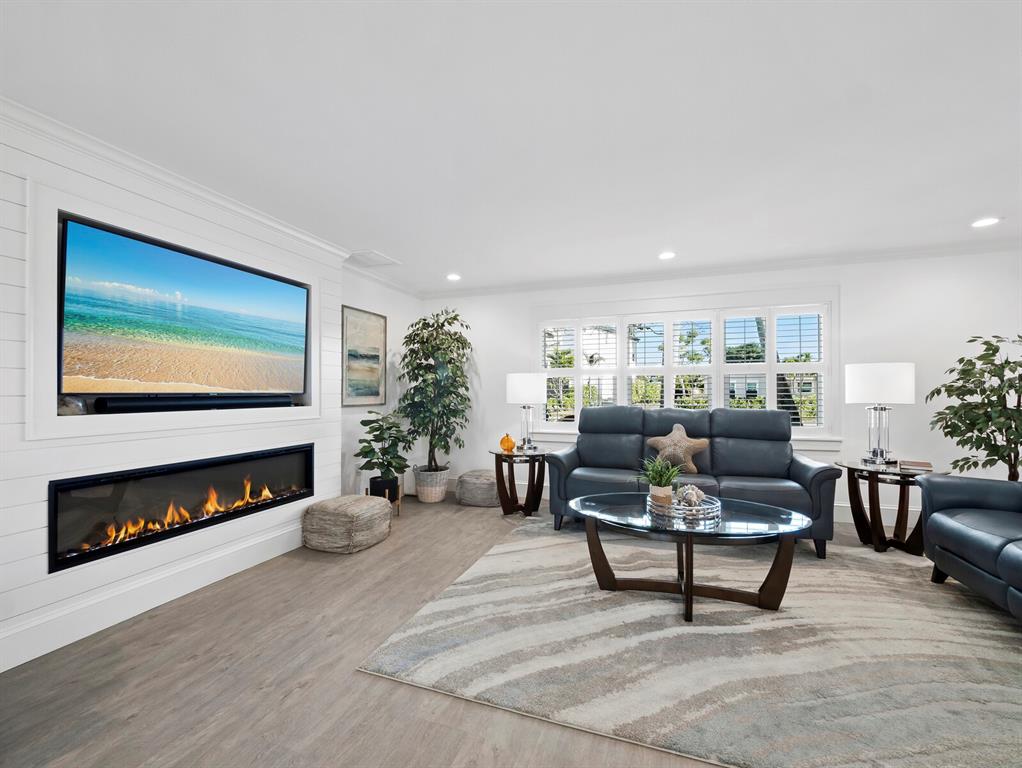 513 Outrigger Lane Longboat Key, FL 34228 - Photo 4 of 57